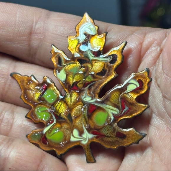 Elegant Enamel Multicolor Leaf Brooch Copper 1375 R - Picture 5 of 6